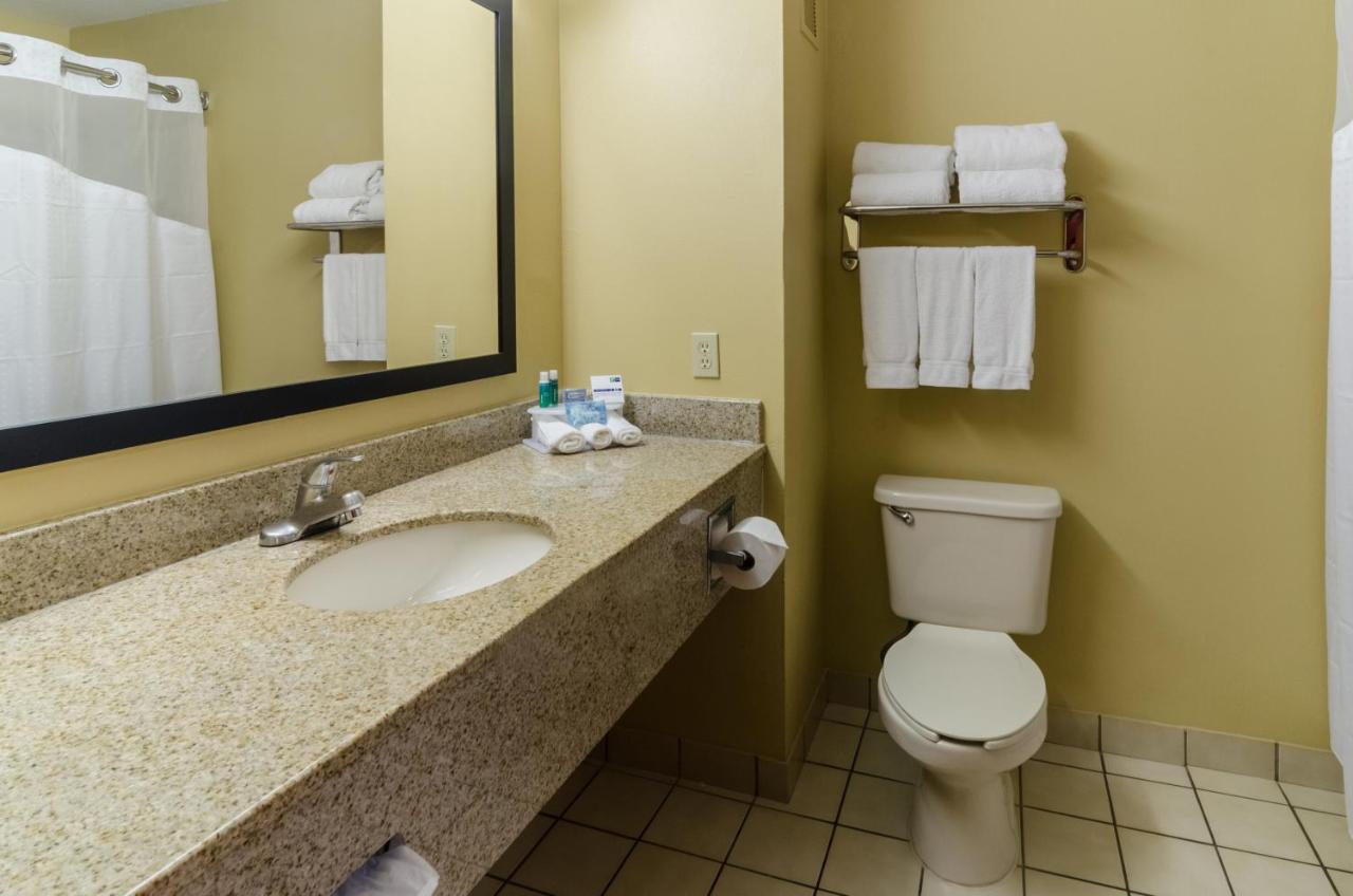 Holiday Inn Express Hotel & Suites Vinita By Ihg Dış mekan fotoğraf